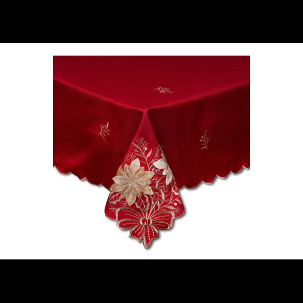 Poinsettia Tablecloth - Picture 2 of 2